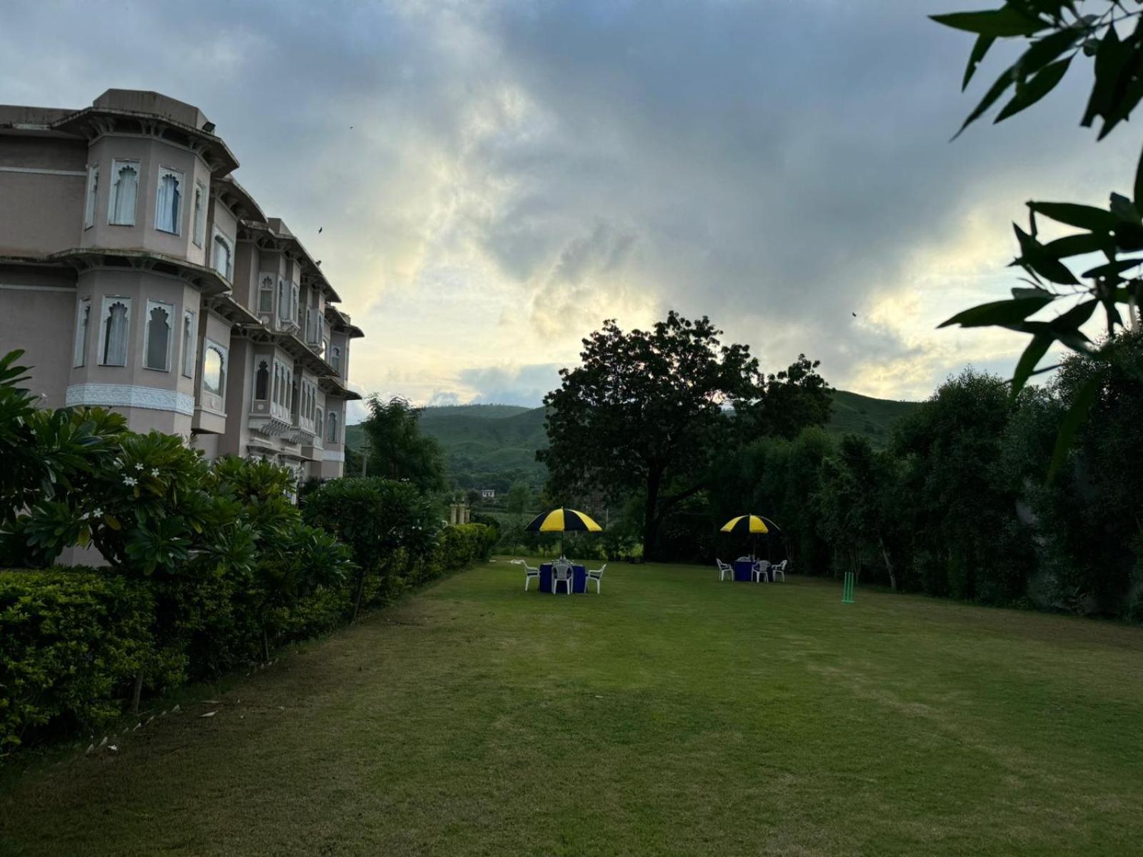 Jag Aravali Resort Udaipur By Naina Staycation - Best For Corporate Events - Family Parties - Mice Экстерьер фото